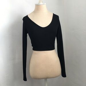 Black ribbed long-sleeve crop top